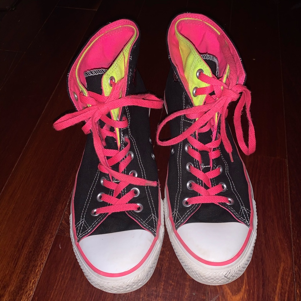 Converse Unisex Pink & Black Hightops - Picture 1 of 6